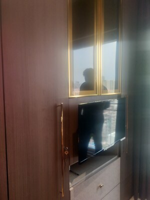 Furnished Amenities in 1 BHK Apartment at Satra One, Goregaon West – for Sale