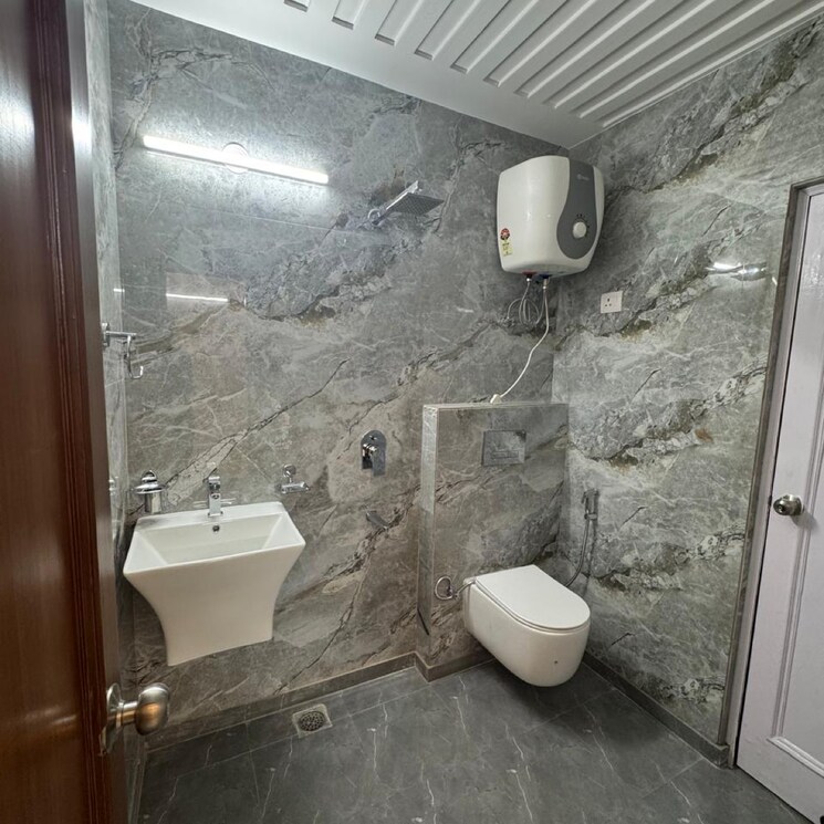 Bathroom, khirki extension 3 Bedroom 125 Sq.Yd. Builder Floor In Khirki Extension Delhi 8609989