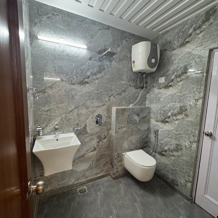 Bathroom, khirki extension 3 Bedroom 125 Sq.Yd. Builder Floor In Khirki Extension Delhi 8609989