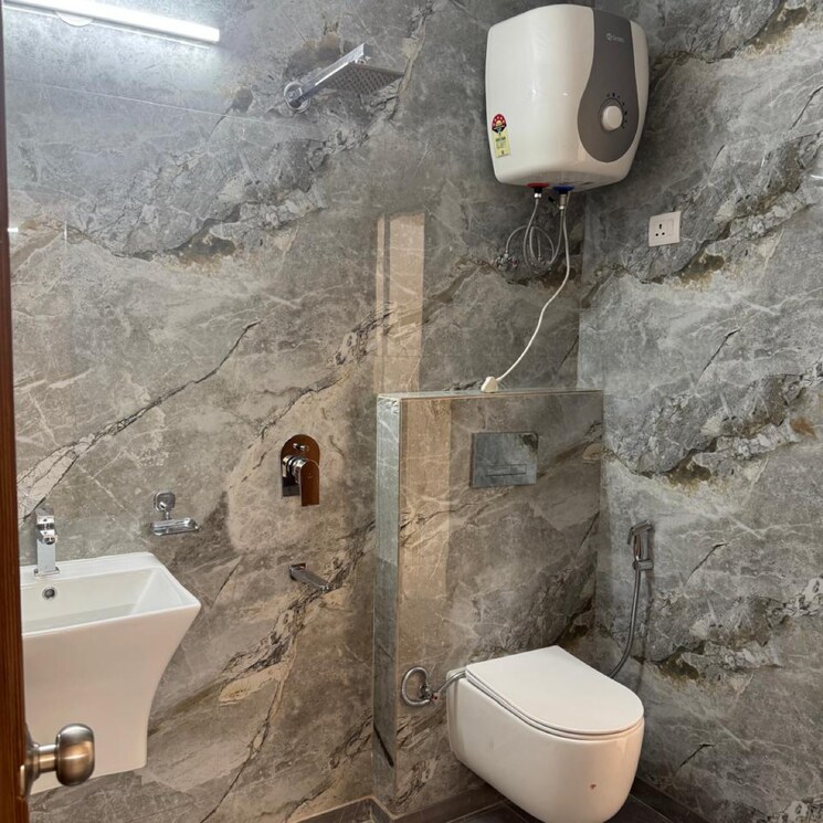 Bathroom, khirki extension 3 Bedroom 125 Sq.Yd. Builder Floor In Khirki Extension Delhi 8609989