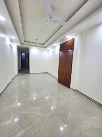 Room in 1.5 BHK Apartment at Poonam Saffron, Mira Road – for Rent