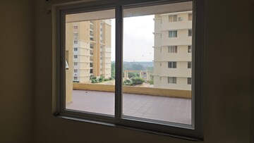 Room in 2 BHK Apartment at Prestige Royale Gardens, Gantiganahalli – for Rent