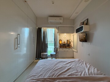 Bedroom in 3 BHK Apartment at Kalpataru The Sunrise, Kolshet Road – for Sale