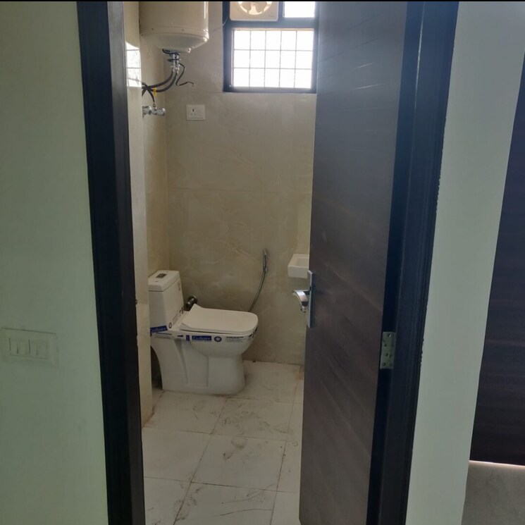 Bathroom, panchsheel vihar 1 Bedroom 500 Sq.Ft. Builder Floor In Panchsheel Vihar Delhi 8610046