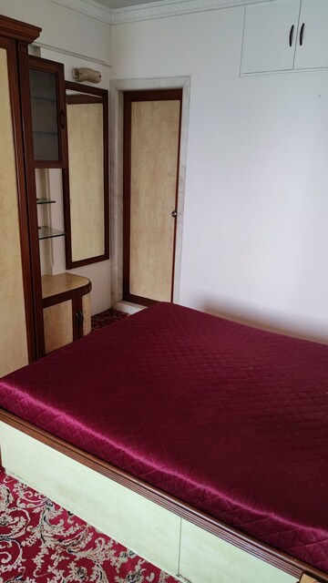 Room in 2 BHK Apartment at Shangrila CHS Azad Nagar Colaba, Azad Nagar Colaba – for Sale