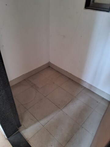 Room in 2.5 BHK Apartment at Lodha Casa Royale Grande, Majiwada – for Sale