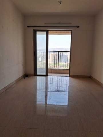 Room in 2.5 BHK Apartment at Lodha Casa Royale Grande, Majiwada – for Sale