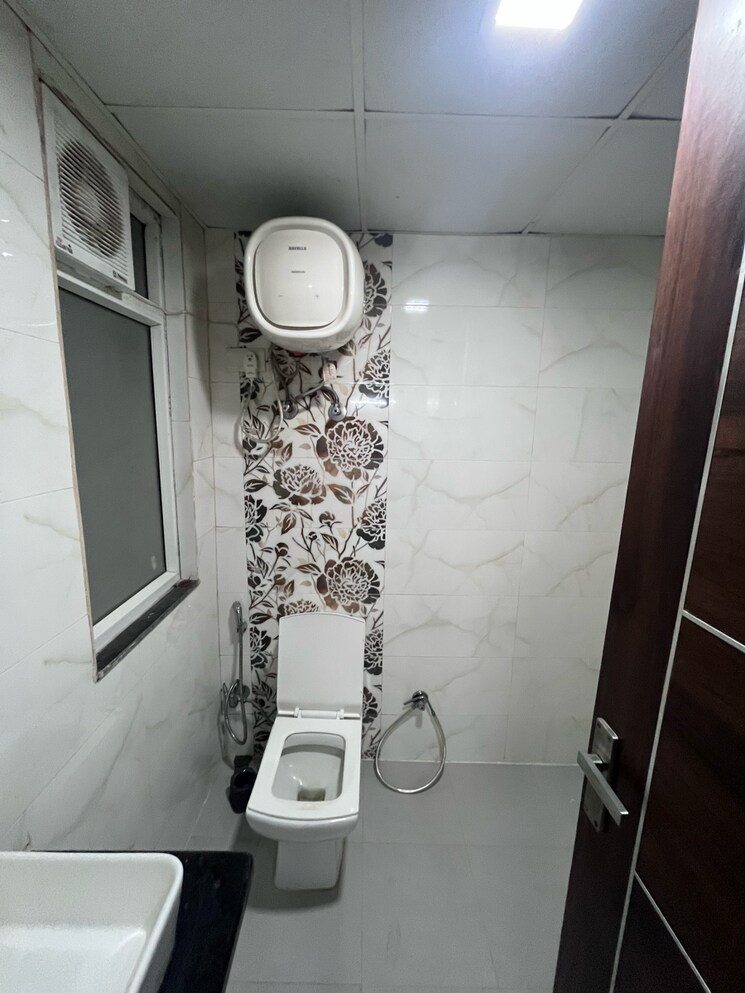 Bathroom, dlf-city-phase-iv 2 Bedroom 1245 Sq.Ft. Builder Floor In Sector 27 Gurgaon 8610126