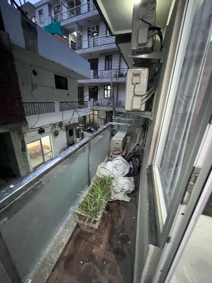 Balcony, dlf-city-phase-iv 2 Bedroom 1245 Sq.Ft. Builder Floor In Sector 27 Gurgaon 8610126