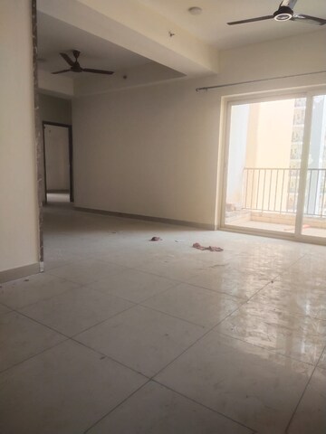 Room in 2 BHK Apartment at Supertech Ecovillage II, Sector 16b Greater Noida – for Rent