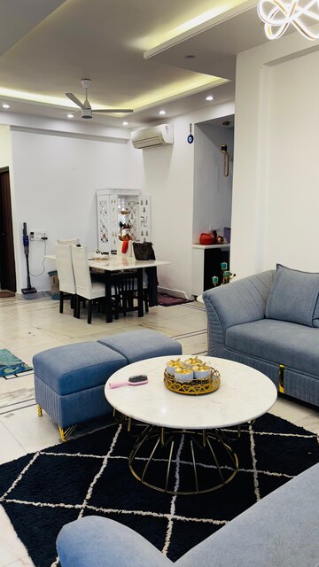 Master Bedroom in 3.5 BHK Builder Floor at Ardee City, Sector 52 – for Rent