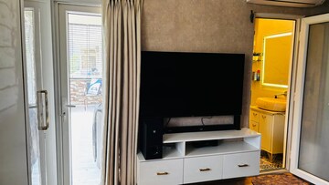 Furnished Amenities in 3.5 BHK Builder Floor at Ardee City, Sector 52 – for Rent