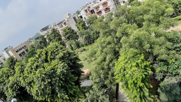 3 BHK Builder Floor – Garden View at Panchsheel Vihar - for Rent
