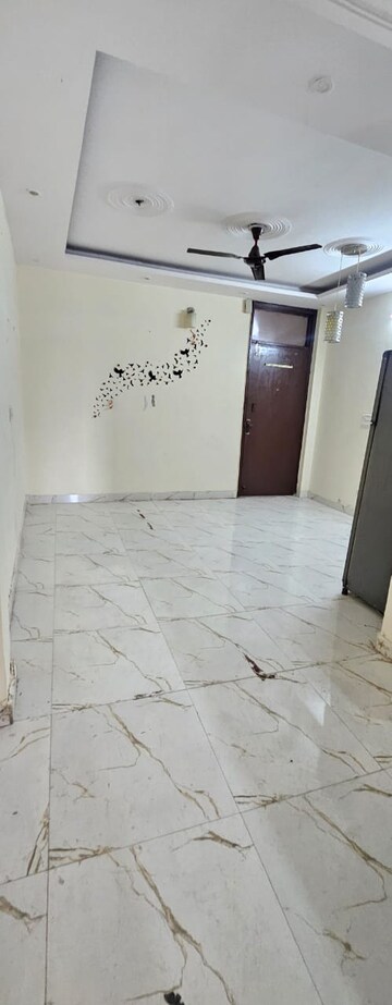 Room in 3 BHK Builder Floor at Khirki Extension – for Rent