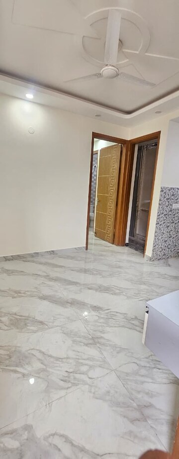 Room in 3 BHK Builder Floor at Khirki Extension – for Rent