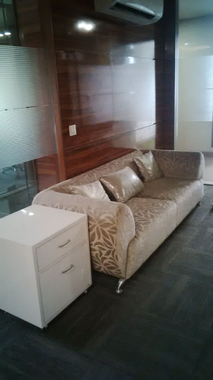 Common Area, sector 63 Commercial Office Space in IT/SEZ 20000 Sq.Ft. In Sector 63 Noida 8610610