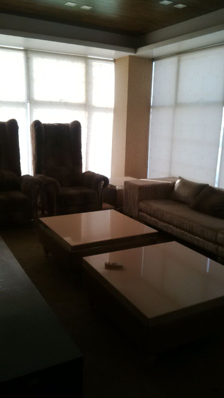 Living Room, sector 63 Commercial Office Space in IT/SEZ 20000 Sq.Ft. In Sector 63 Noida 8610610