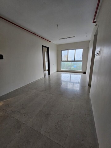 Room in 2.5 BHK Apartment at Kandivali West – for Rent