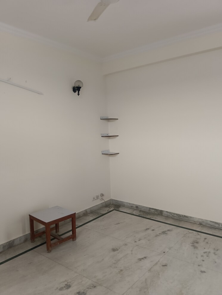 Room, sector 55 2.5 Bedroom 1410 Sq.Ft. Independent House In Sector 55 Noida 8610881