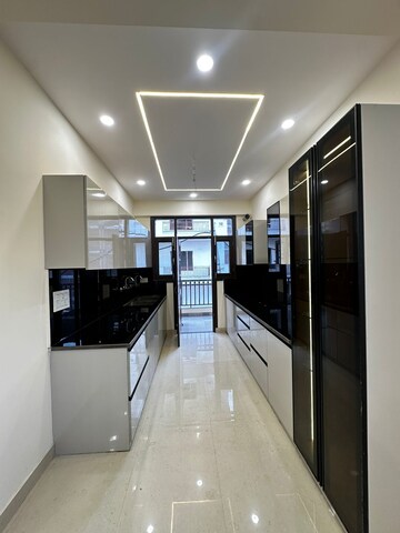 Building Lobby in 3 BHK Builder Floor at Prem Apartment, Pir Machalla – for Sale