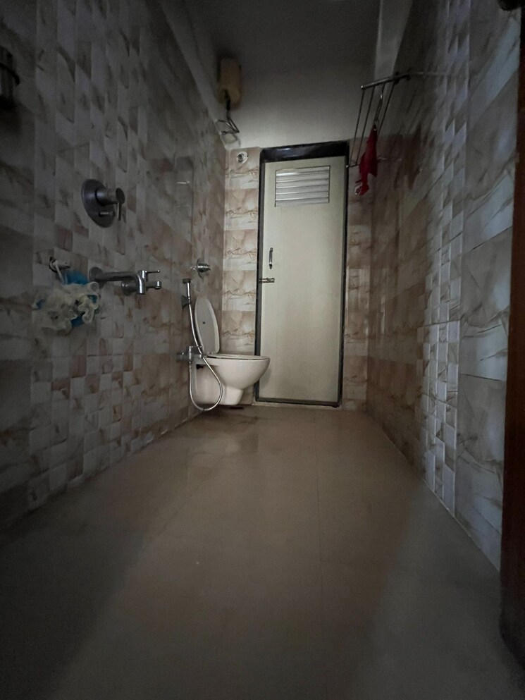 Bathroom, parsik nagar 3 Bedroom 829 Sq.Ft. Apartment In Parsik Nagar Thane 8611009