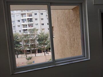 Room in 2 BHK Apartment at Prestige Royale Gardens, Gantiganahalli – for Rent