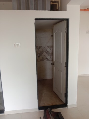 Room in 2 BHK Apartment at Saraswati CHS Borivalli West, Borivali West – for Rent