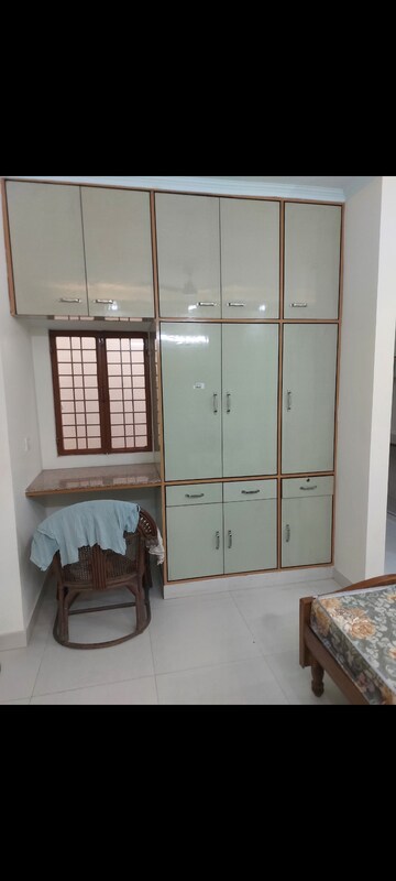 Furnished Amenities in 1 BHK Apartment at Sarita Vihar – for Rent