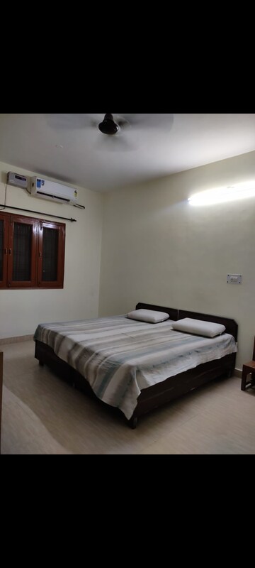 Bedroom in 1 BHK Apartment at Sarita Vihar Pocket-J RWA, Sarita Vihar – for Rent