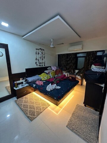 Bedroom in 1 BHK Apartment at Bandra West – for Rent