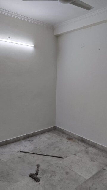 Room in 2.5 BHK Builder Floor at Savitri Nagar – for Rent