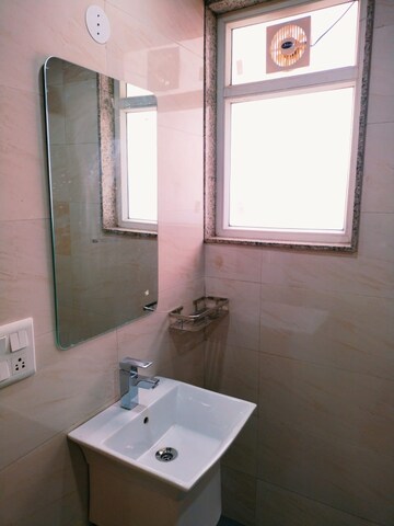 Bathroom in 1 RK Builder Floor at Sector 46 – for Rent