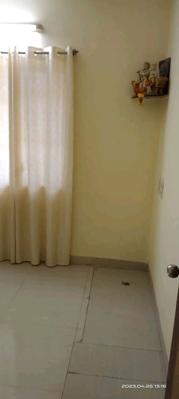 Room in 2 BHK Apartment at Evershine Krishna Sagar, Vasai East – for Rent