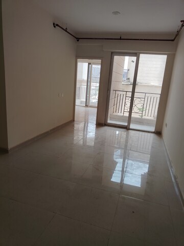 Room in 2 BHK Apartment at Signature The Millennia 2, Sector 37d – for Rent