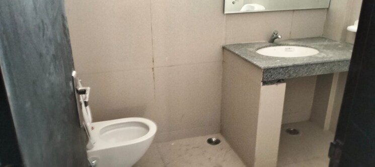 Bathroom, sector 59 Commercial Office Space 500 Sq.Ft. In Sector 59 Noida 8611359