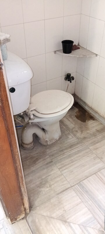 Master Bedroom in 2 BHK Builder Floor at RWA Apartments Sector 19, Sector 19 – for Rent