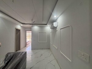 Room in 4 BHK Apartment at Sahastradhara Road – for Sale