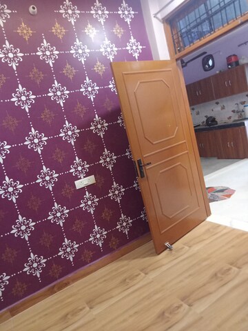 Room in 2 BHK Independent House at Jankipuram – for Rent