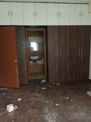 Furnished Amenities in 3 BHK Apartment at Mahagun Mywoods, Sector 16c Greater Noida – for Sale