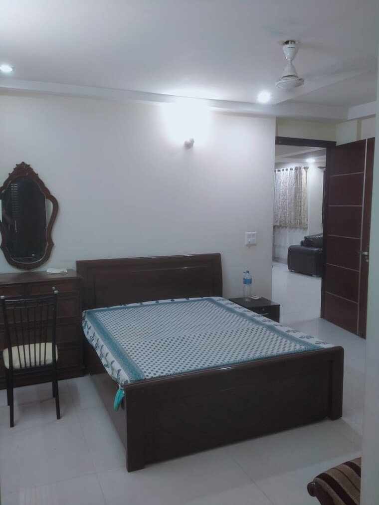 Bedroom, paryavaran complex 4 Bedroom 200 Sq.Yd. Builder Floor In Paryavaran Complex Delhi 8611777