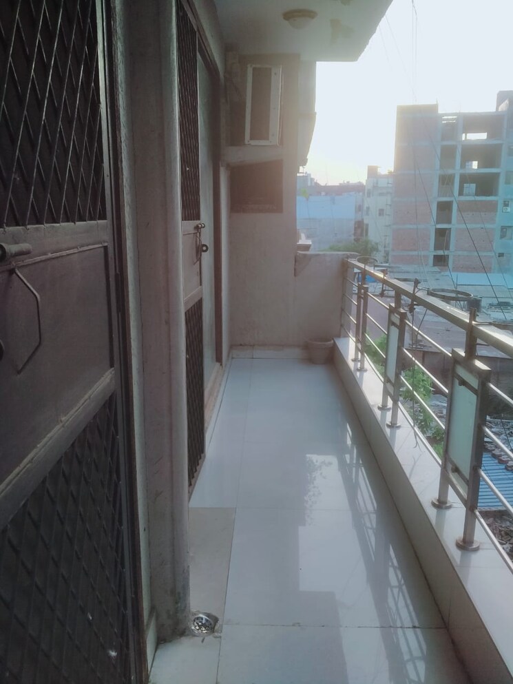 Balcony, paryavaran complex 4 Bedroom 200 Sq.Yd. Builder Floor In Paryavaran Complex Delhi 8611777