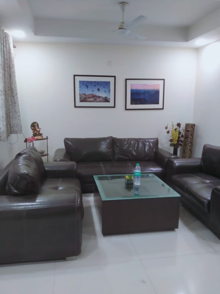 Living Room, paryavaran complex 4 Bedroom 200 Sq.Yd. Builder Floor In Paryavaran Complex Delhi 8611777