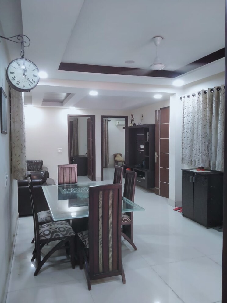 Living Room, paryavaran complex 4 Bedroom 200 Sq.Yd. Builder Floor In Paryavaran Complex Delhi 8611777