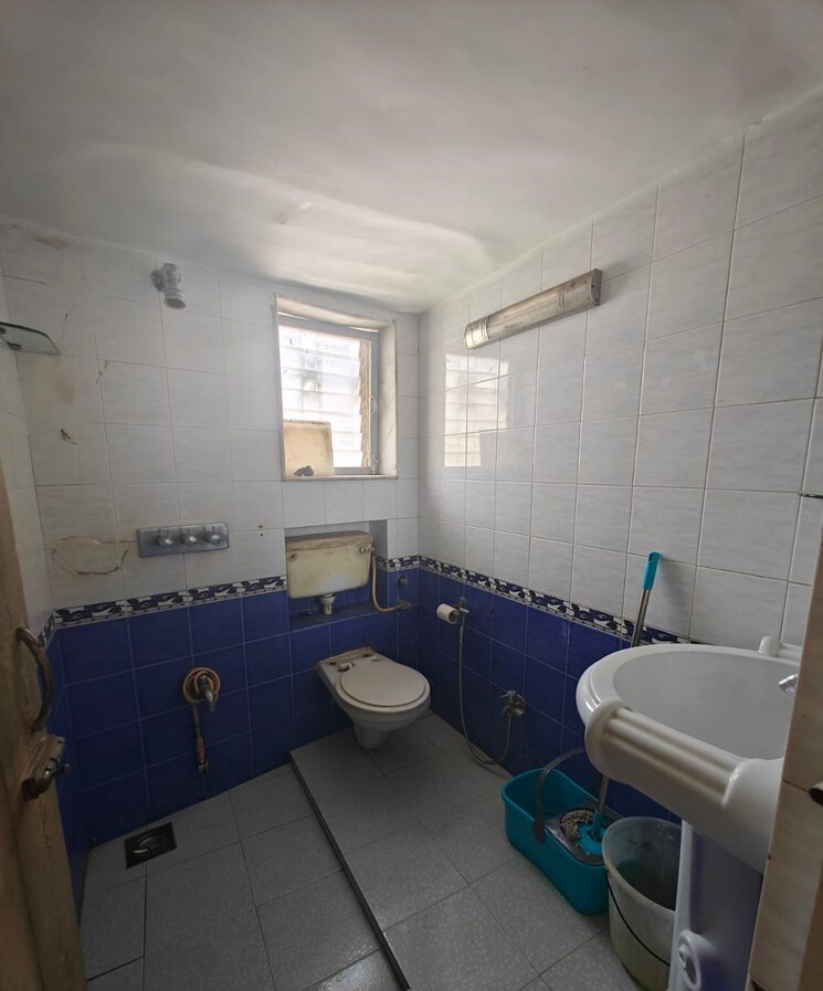 Bathroom, bandra west 2 Bedroom 750 Sq.Ft. Apartment In Bandra West Mumbai 8611787