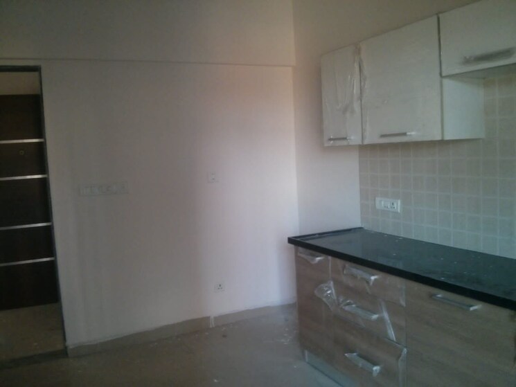 Room, happy-valley 1 Bedroom 530 Sq.Ft. Apartment In Manpada Thane 8611895