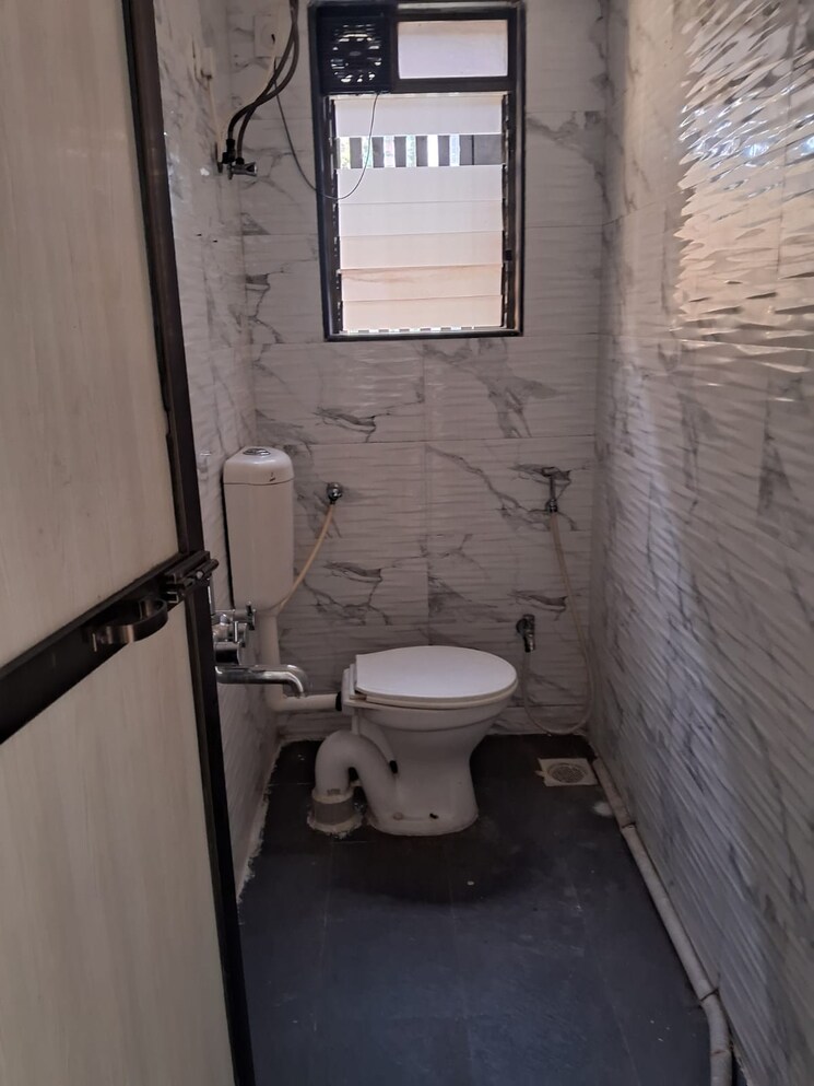 Bathroom, chembur 2 Bedroom 600 Sq.Ft. Apartment In Chembur Mumbai 8611831