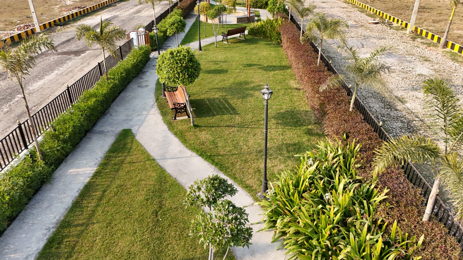 Plot For Sale in Palm Valley 