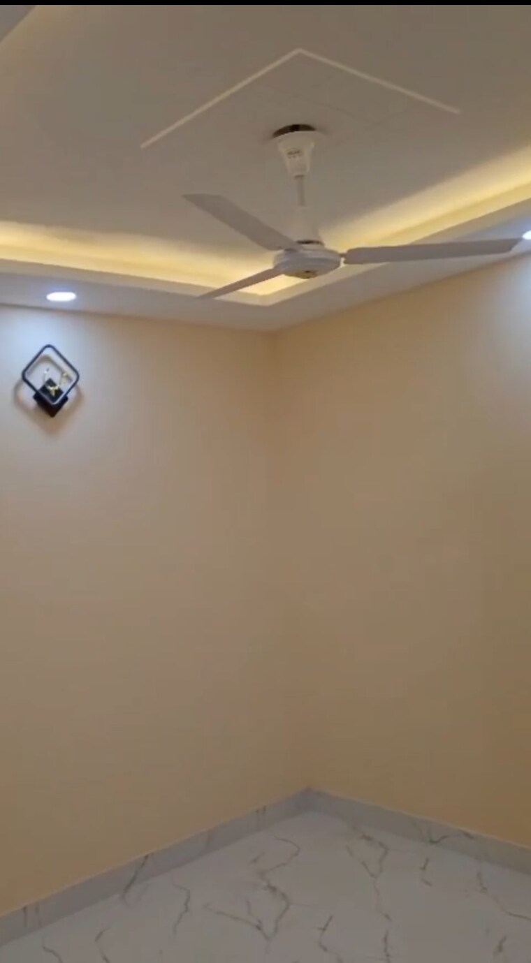 undefined, shivalik colony 2.5 Bedroom 90 Sq.Yd. Builder Floor In Shivalik Colony Delhi 8611833