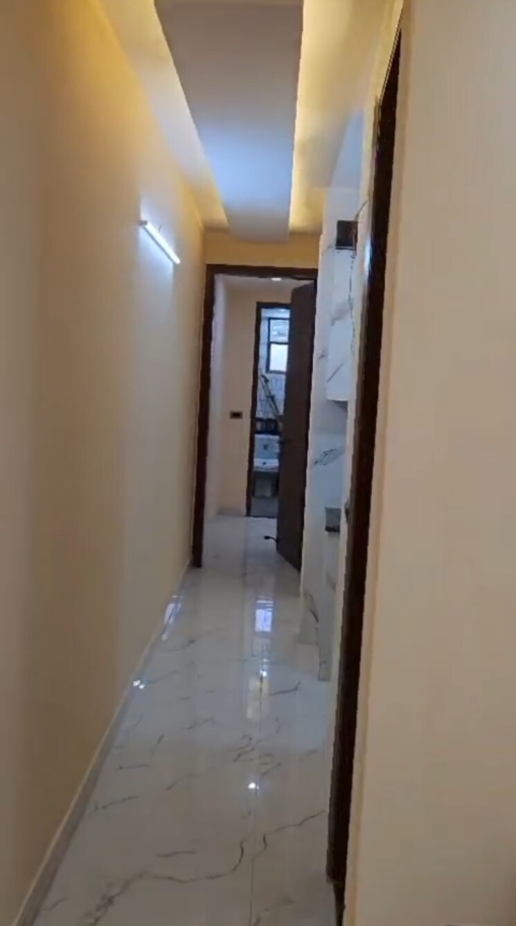 undefined, shivalik colony 2.5 Bedroom 90 Sq.Yd. Builder Floor In Shivalik Colony Delhi 8611833