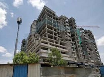  Office Space – Exterior View View at United World Trade Tower, Makarba - for Rent